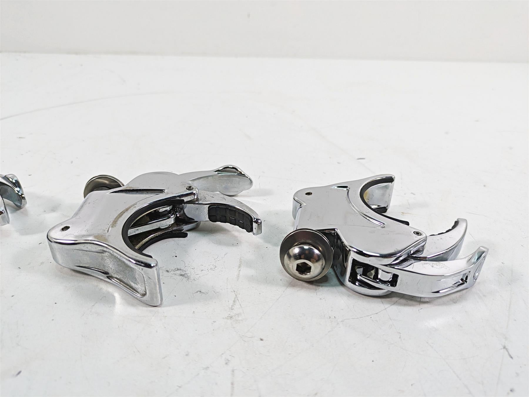 Harley Davidson 49mm Fork Tube Windshield Quick Connect 49mm Clamp Set 57192-05A {{ shop.shopifyCountryName }} - Mototech271