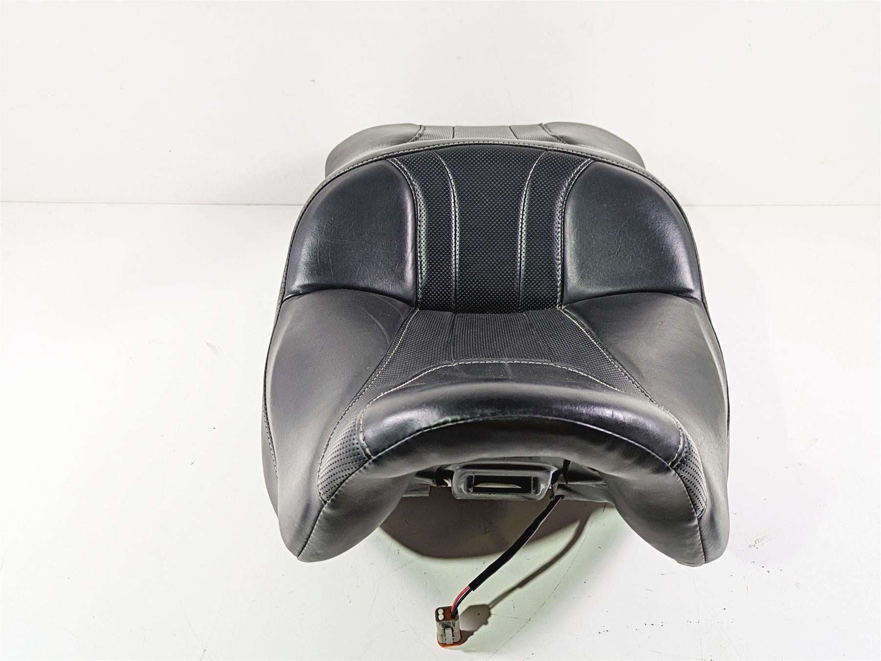 2017 Harley Touring FLHTKSE CVO E-Glide Heated Driver Seat Saddle 52000281 {{ shop.shopifyCountryName }} - Mototech271
