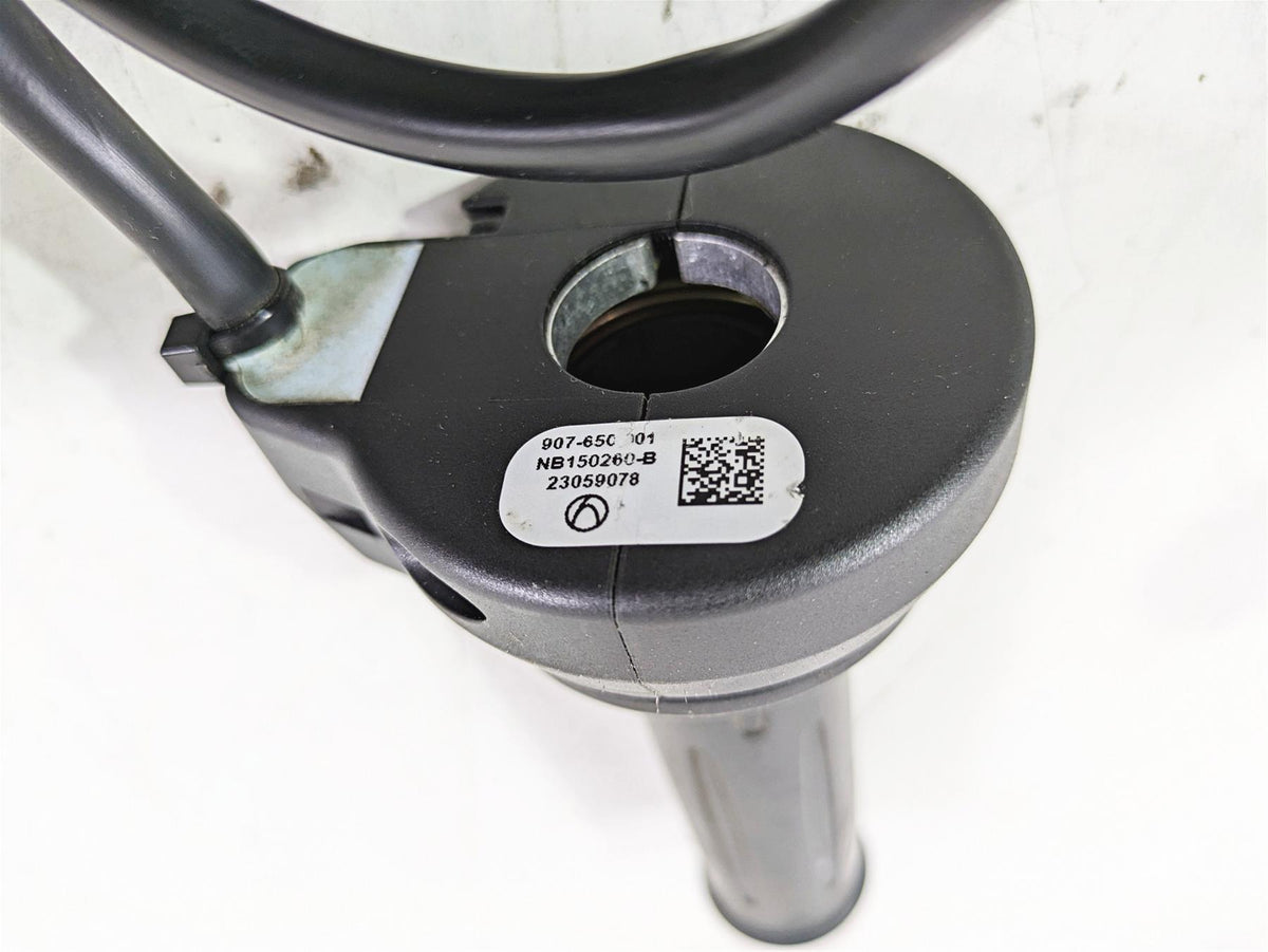 2023 BMW G310R K03 E-Throttle Hand Grip Set 61318382956 {{ shop.shopifyCountryName }} - Mototech271