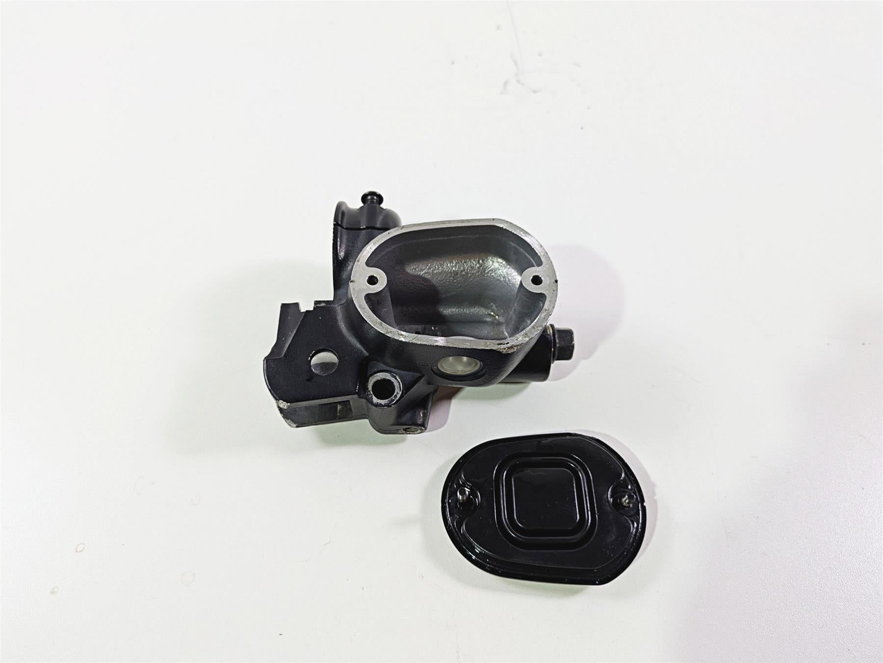 2009 Harley XR1200 Sportster Front Brake Master Cylinder 5/8" 42941-08 {{ shop.shopifyCountryName }} - Mototech271