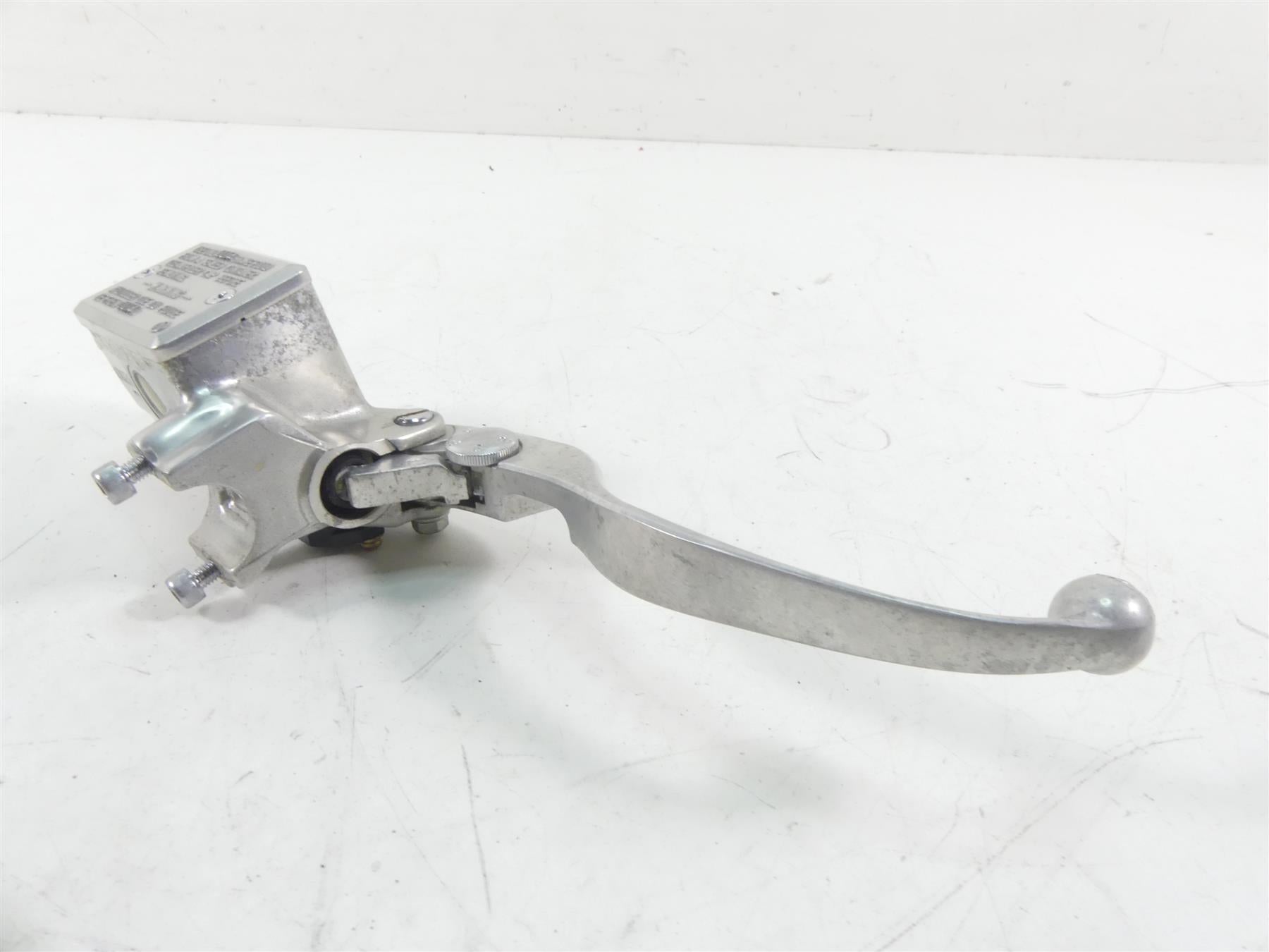 2004 Kawasaki VN1600 Meanstreak Front Brake Master Cylinder 5/8 43015-0023 {{ shop.shopifyCountryName }} - Mototech271