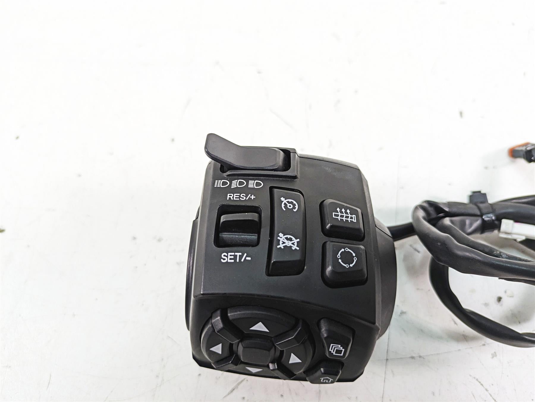 2022 Harley RA1250 S Pan America Left Hand Turn Signal Control Switch 71500522A {{ shop.shopifyCountryName }} - Mototech271