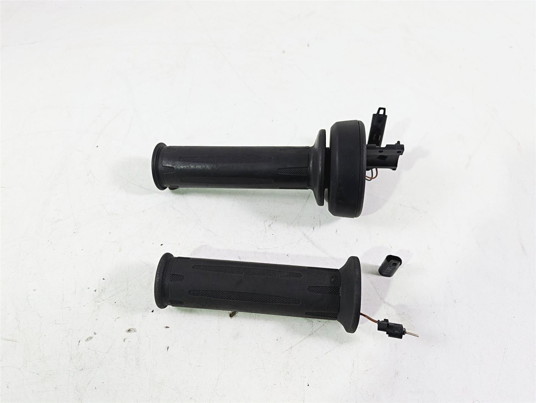 2021 BMW R1250GS K51 Adv Heated Hand Grip Handle Set Cruise READ 61318552124 {{ shop.shopifyCountryName }} - Mototech271