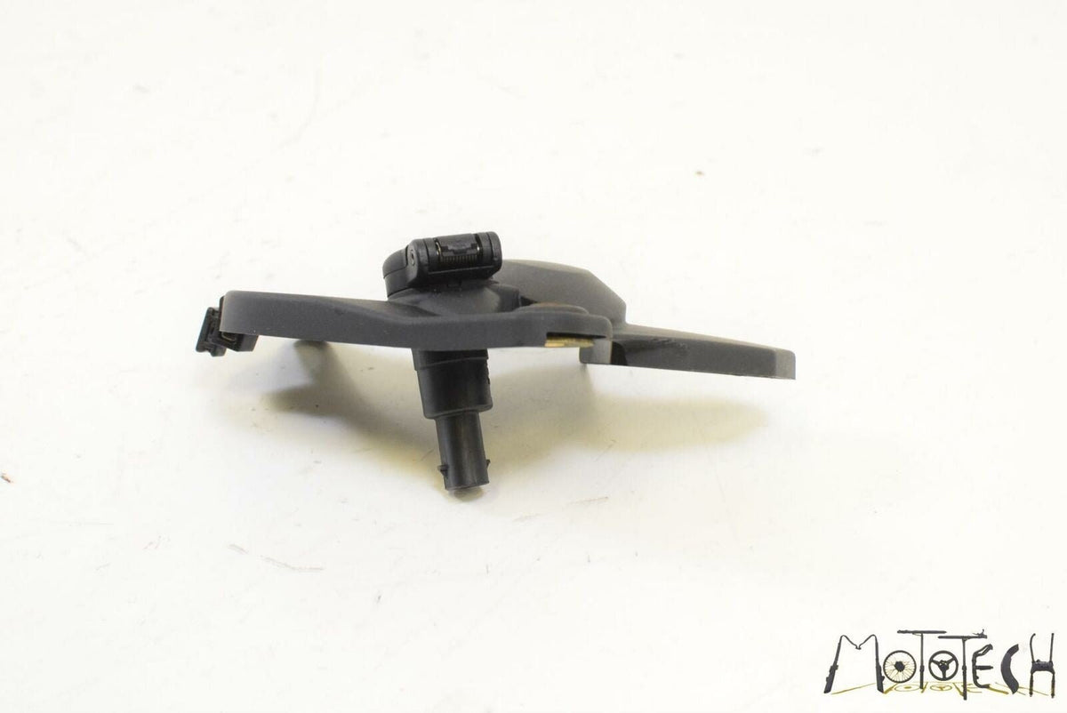 2009 BMW K1300 K1300S K40 12V Power Outlet Source & Cover 11147678072 {{ shop.shopifyCountryName }} - Mototech271