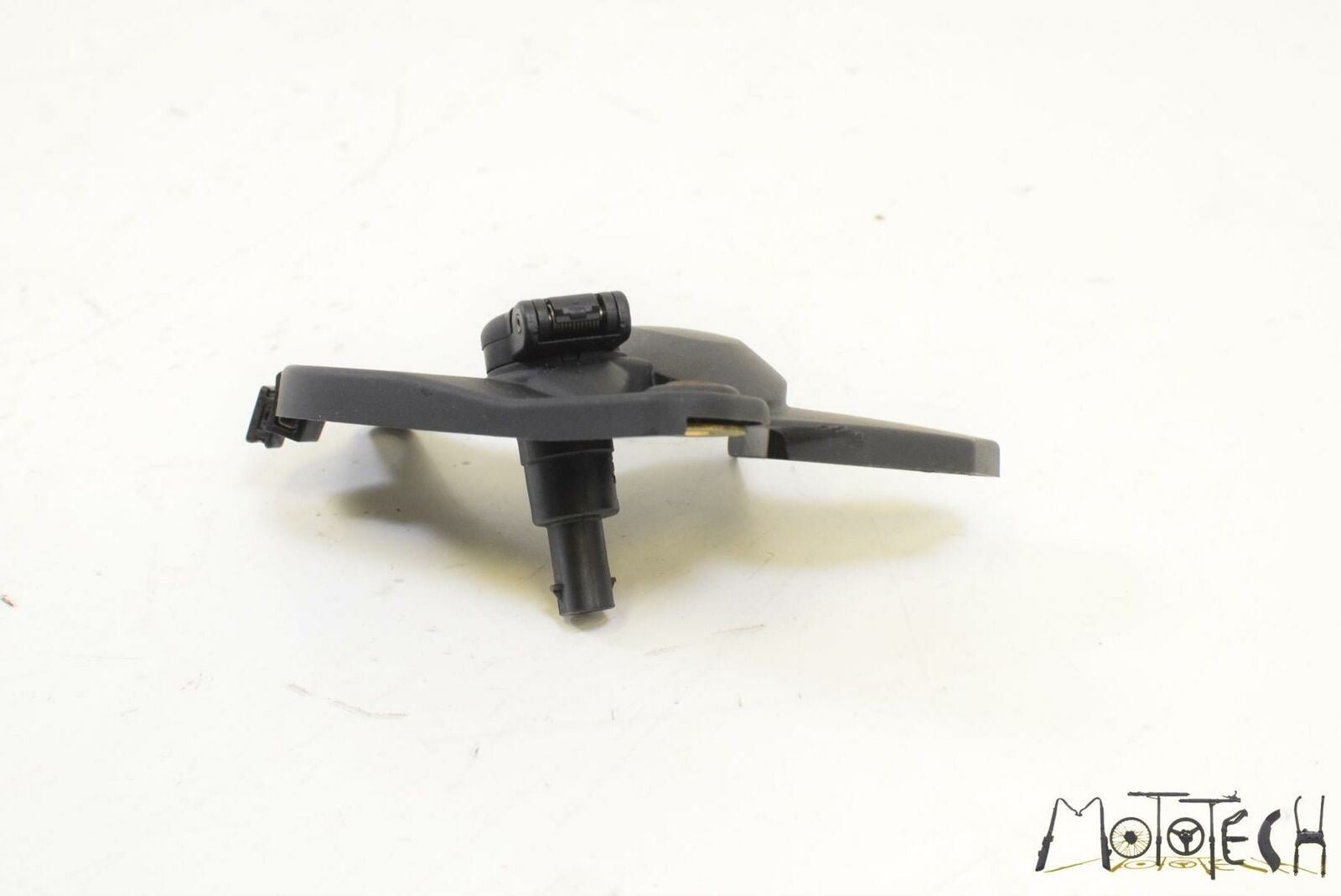 2009 BMW K1300 K1300S K40 12V Power Outlet Source & Cover 11147678072 {{ shop.shopifyCountryName }} - Mototech271