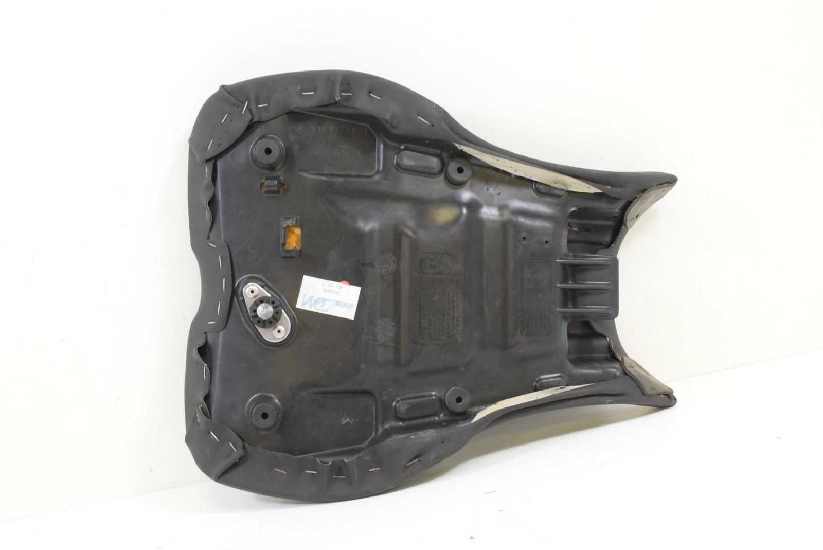 2009 Triumph Daytona 675 Front Rider Driver Seat Saddle T2306402 {{ shop.shopifyCountryName }} - Mototech271