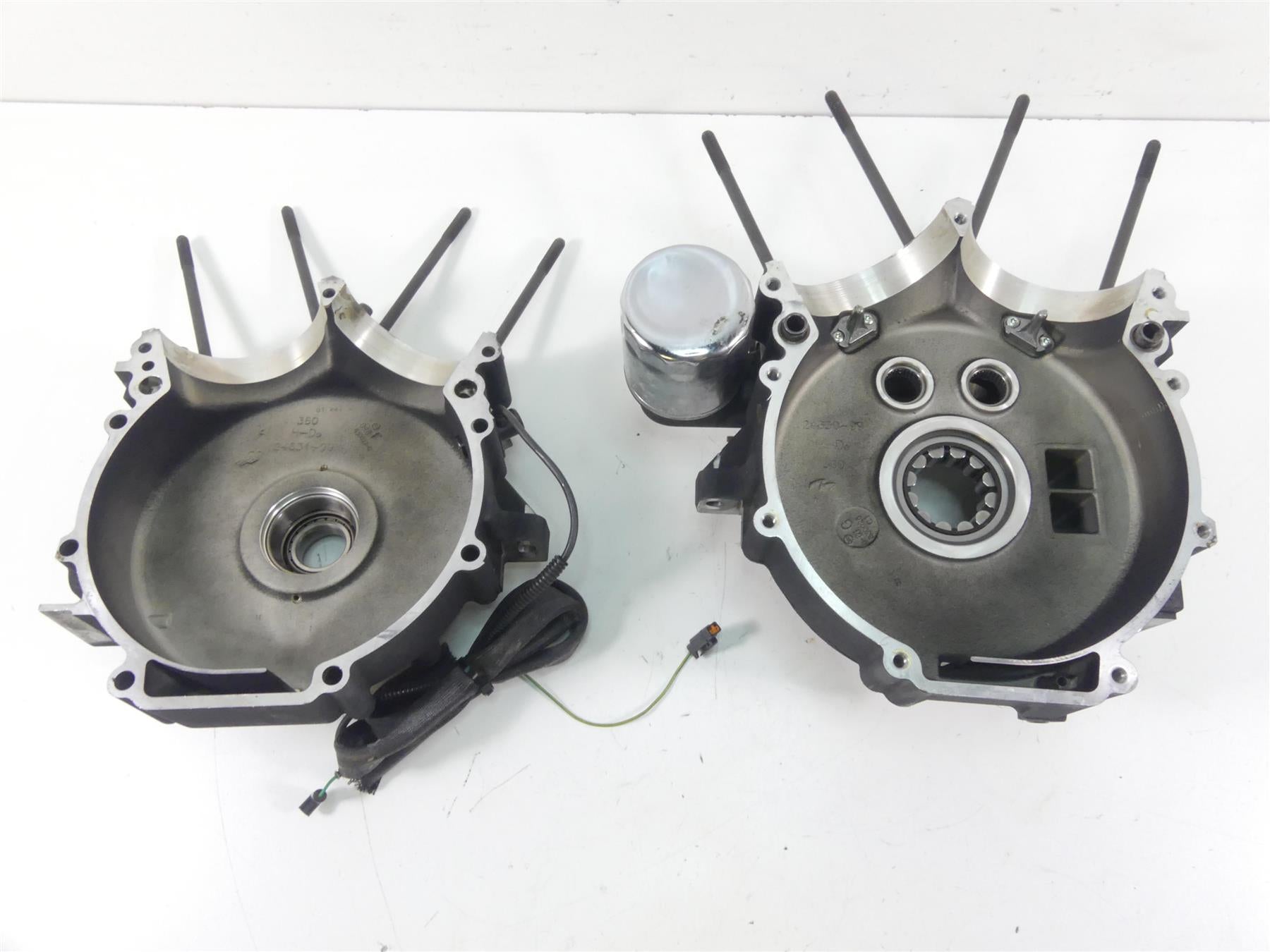 2002 Harley Touring FLHRCI Road King Crankcase Engine Crank Case Set 24597-99 {{ shop.shopifyCountryName }} - Mototech271
