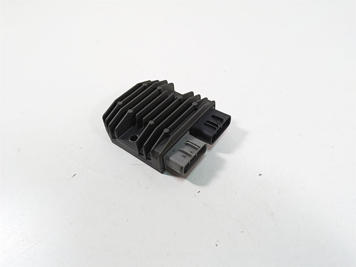 2009 Yamaha XV1900 Raider Rectifier Voltage Regulator 1D7-81960-00-00 FH012AA {{ shop.shopifyCountryName }} - Mototech271