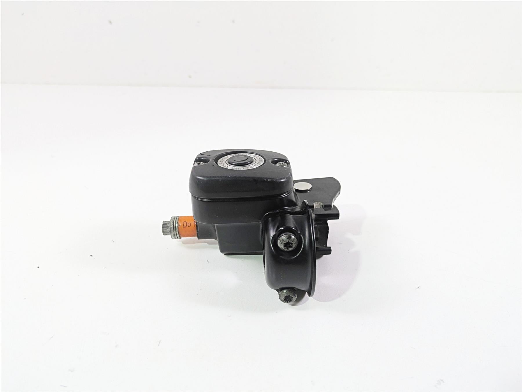 2016 Harley FXDF Dyna Fat Bob Front Brake Master Cylinder 11/16" 45170-08F {{ shop.shopifyCountryName }} - Mototech271