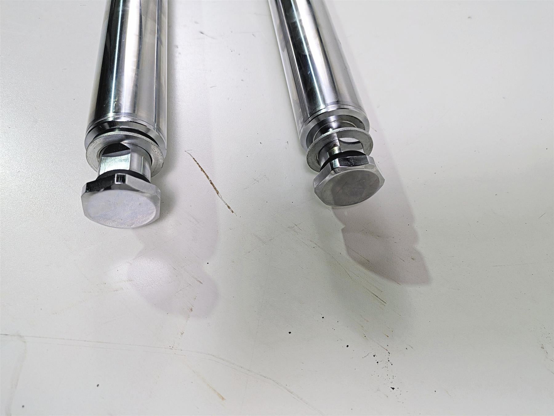 2014 Harley FLS Softail Slim Front Fork Leg Set Showa 45915-08A 45916-07A {{ shop.shopifyCountryName }} - Mototech271