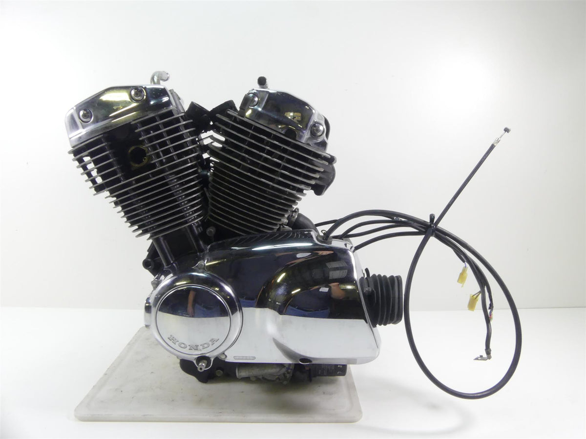 2003 Honda VT1100 C2 Shadow Sabre Running Engine Motor 4K - Video 11100-MBC-000 {{ shop.shopifyCountryName }} - Mototech271