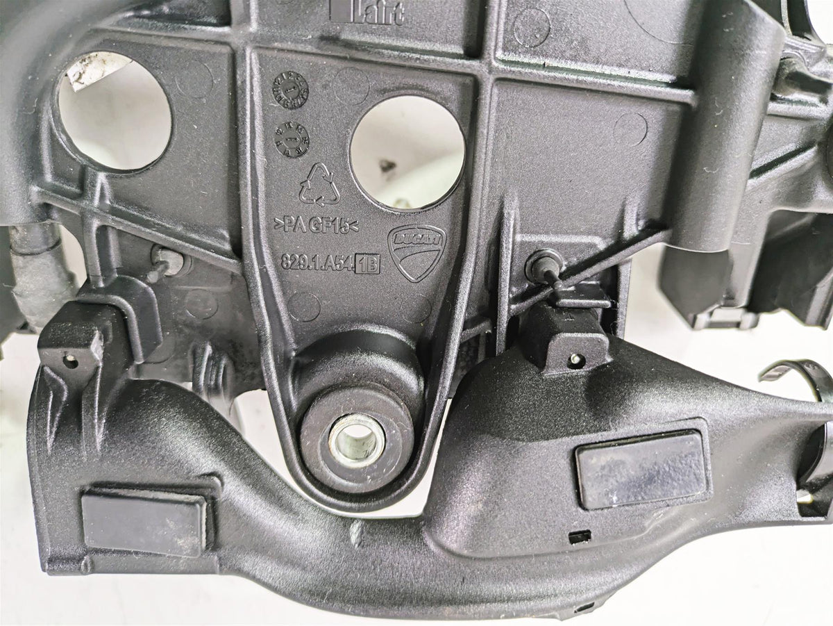 2015 Ducati Panigale 1299 S Cdi & Battery Holder Set 8291A361A 8291A541B {{ shop.shopifyCountryName }} - Mototech271