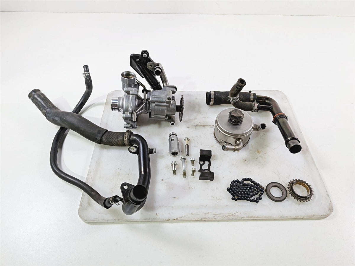 2008 Yamaha YZF R1 RN19 Oil & Water Pump Assembly - Tested 4C8-12420-21-00 {{ shop.shopifyCountryName }} - Mototech271