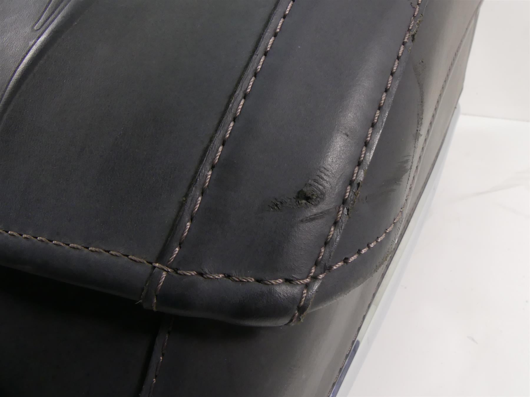 2007 Harley Touring FLHR SE CVO Road King Saddlebag Saddle Bag Set 88221-07 {{ shop.shopifyCountryName }} - Mototech271
