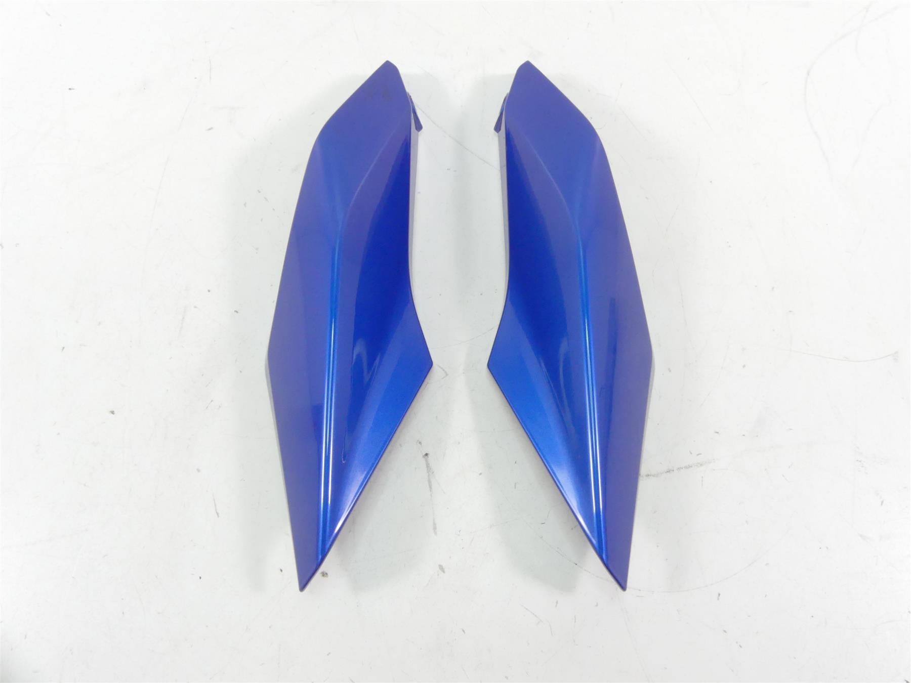 2016 BMW R1200RS K54 Tail Side Cover Fairing Set 46638543525 46638543526 {{ shop.shopifyCountryName }} - Mototech271