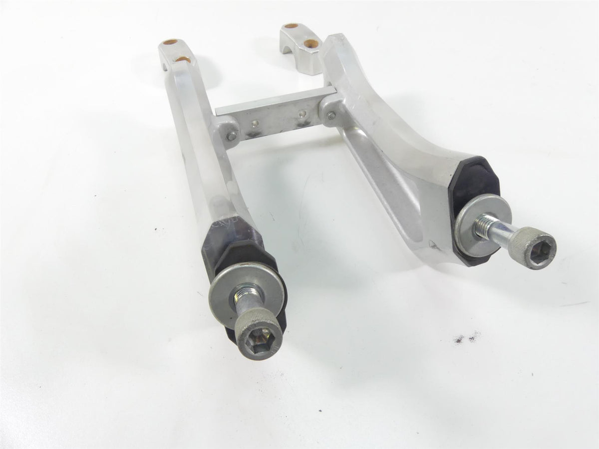2007 Suzuki M109R VZR1800 Boulevard Handlebar Riser Holder Set 56225-48G00 {{ shop.shopifyCountryName }} - Mototech271