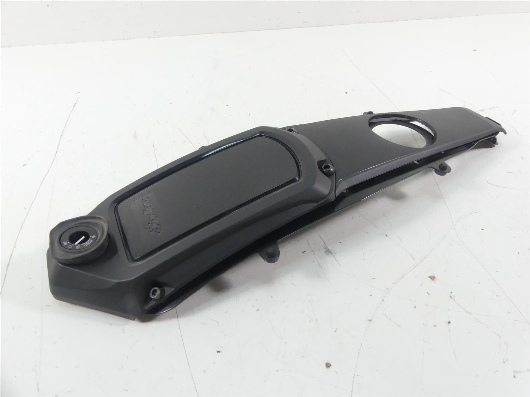 2019 Indian Motorcycle Co. FTR1200 Upper Center Tank Cover Fairing 5454540 {{ shop.shopifyCountryName }} - Mototech271