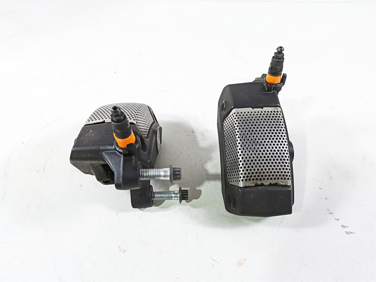 2020 Harley Touring FLHT Electra Glide Front Brake Caliper Set 43027-08 44023-08 {{ shop.shopifyCountryName }} - Mototech271