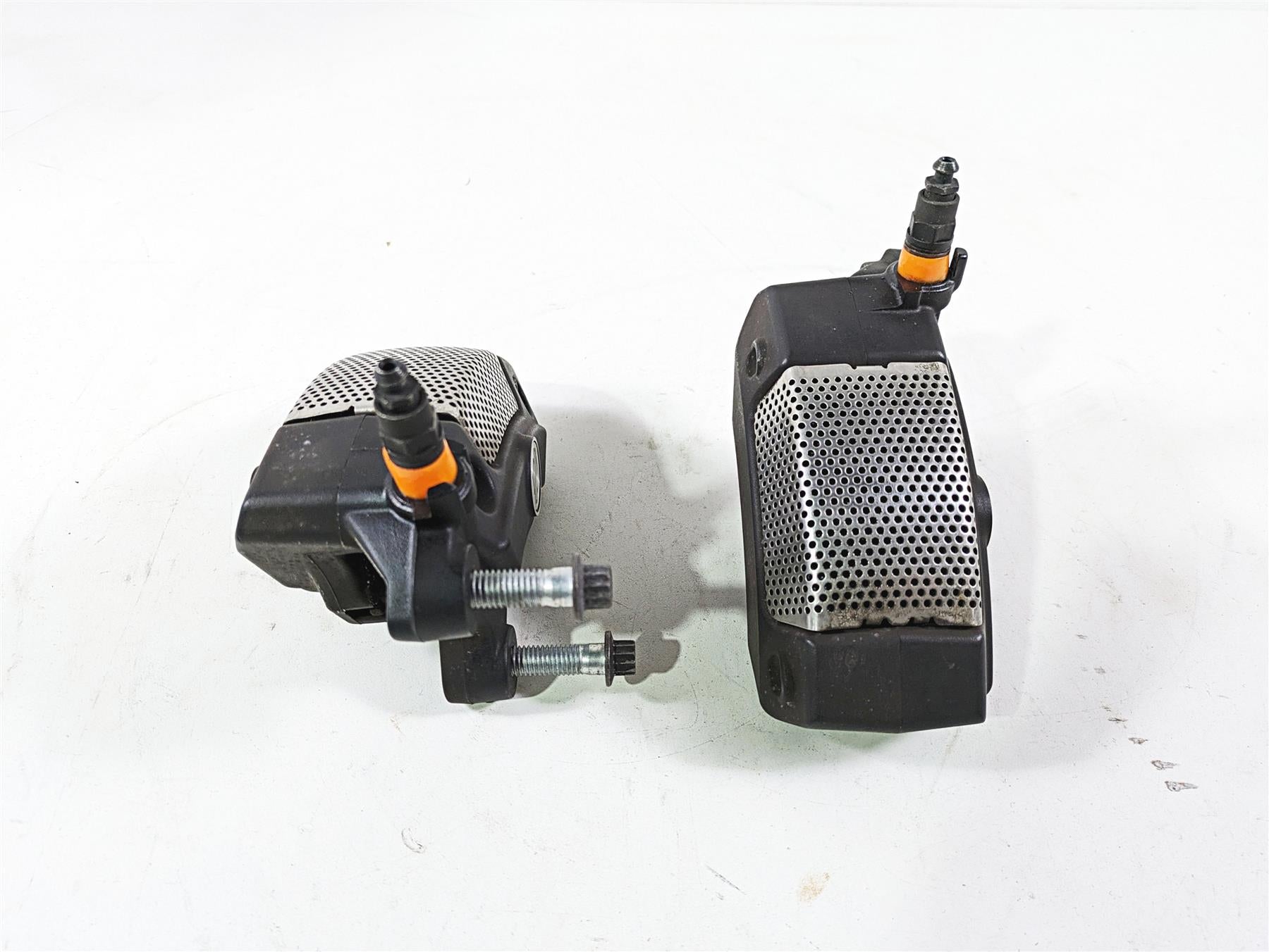 2020 Harley Touring FLHT Electra Glide Front Brake Caliper Set 43027-08 44023-08 {{ shop.shopifyCountryName }} - Mototech271