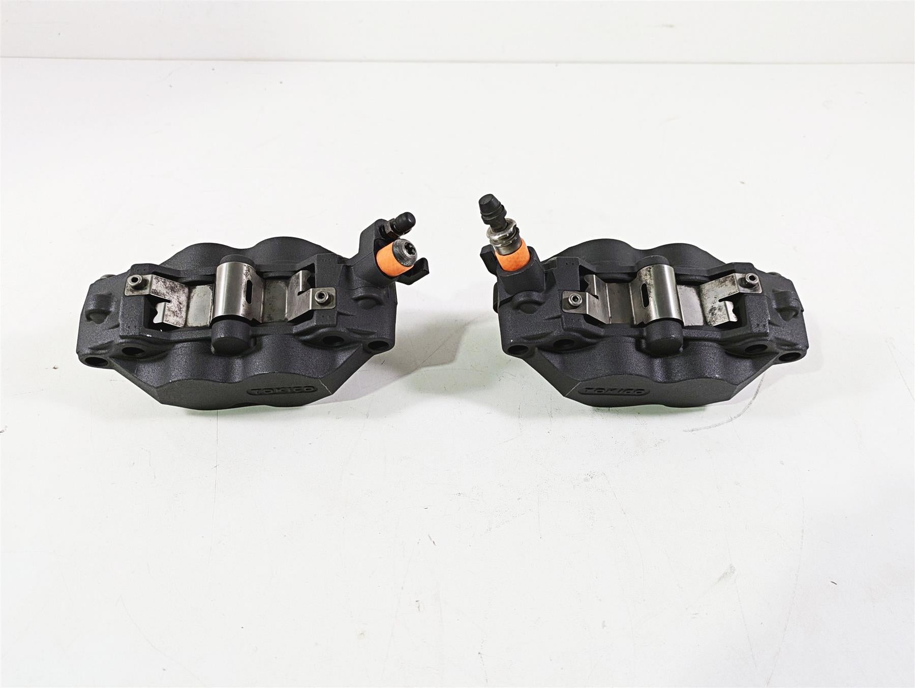 2012 BMW R1200R K27 Tokico Front Brake Caliper Set 34117722517 34117726972 {{ shop.shopifyCountryName }} - Mototech271