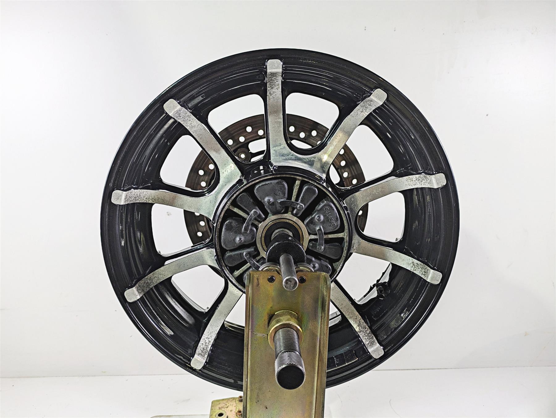 2018 Indian Chieftain Limited Straight Rear Wheel Rim 16x5 1523060 {{ shop.shopifyCountryName }} - Mototech271