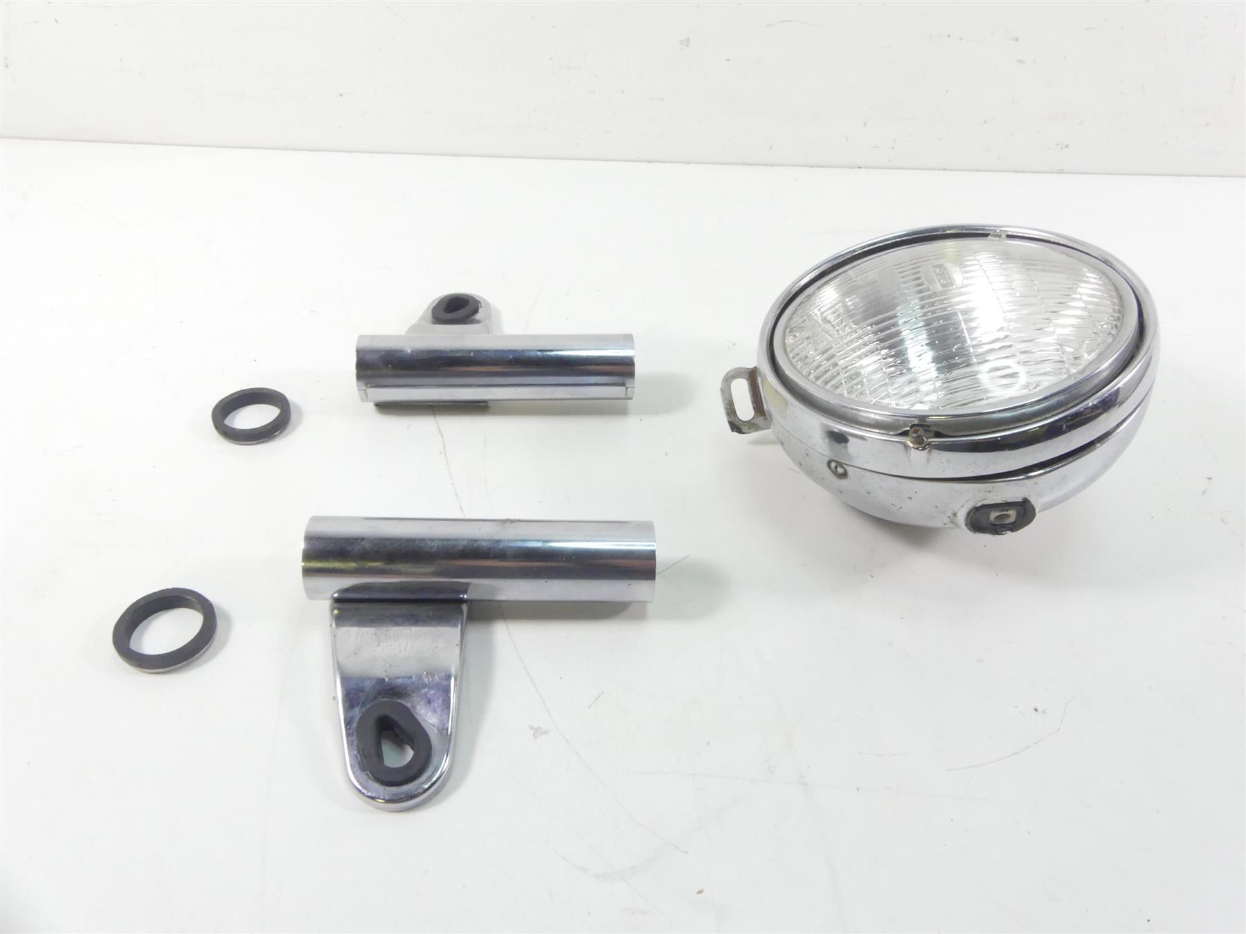 1978 Yamaha XS650 SE Special Headlight Head Light Lamp & Mounts 584-84330-61-93 {{ shop.shopifyCountryName }} - Mototech271
