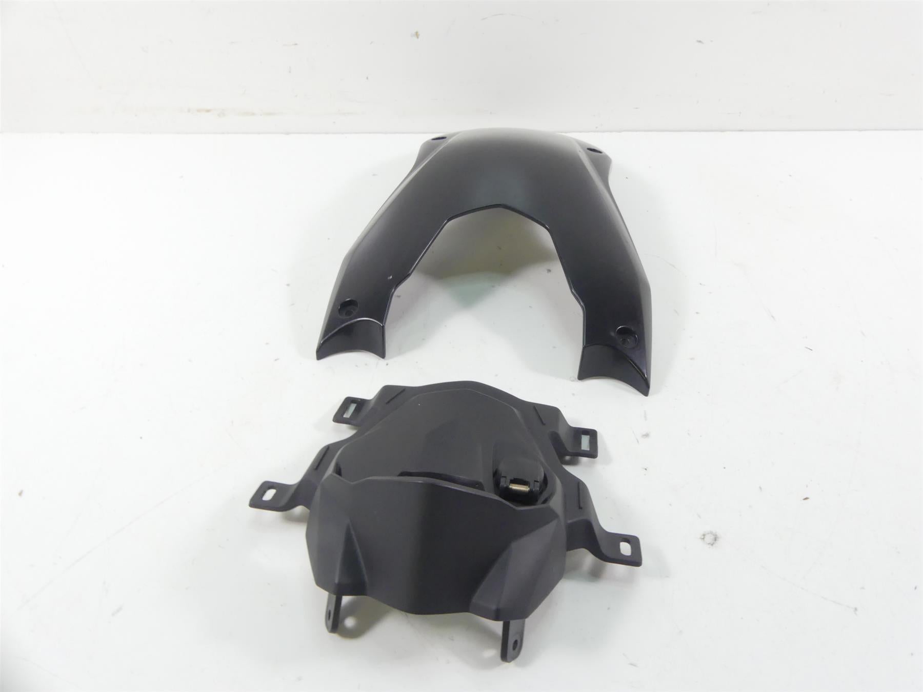2017 BMW F800GS K72 Upper Center Tank Cover Fairing Set 46638554365 {{ shop.shopifyCountryName }} - Mototech271
