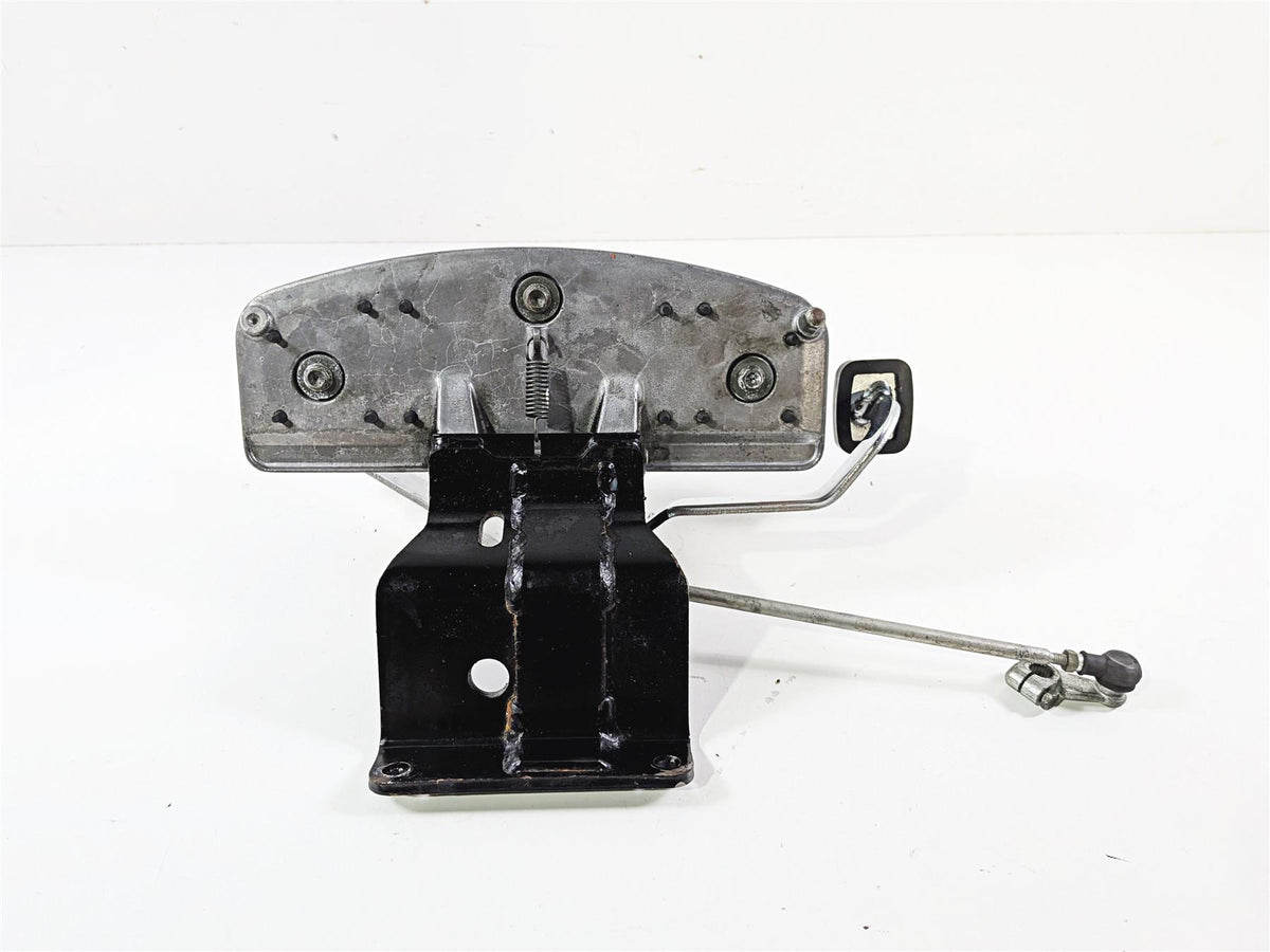 2006 Suzuki C90 VL1500T Boulevard Left Floor Board & Shifter Set 43520-10F00 {{ shop.shopifyCountryName }} - Mototech271