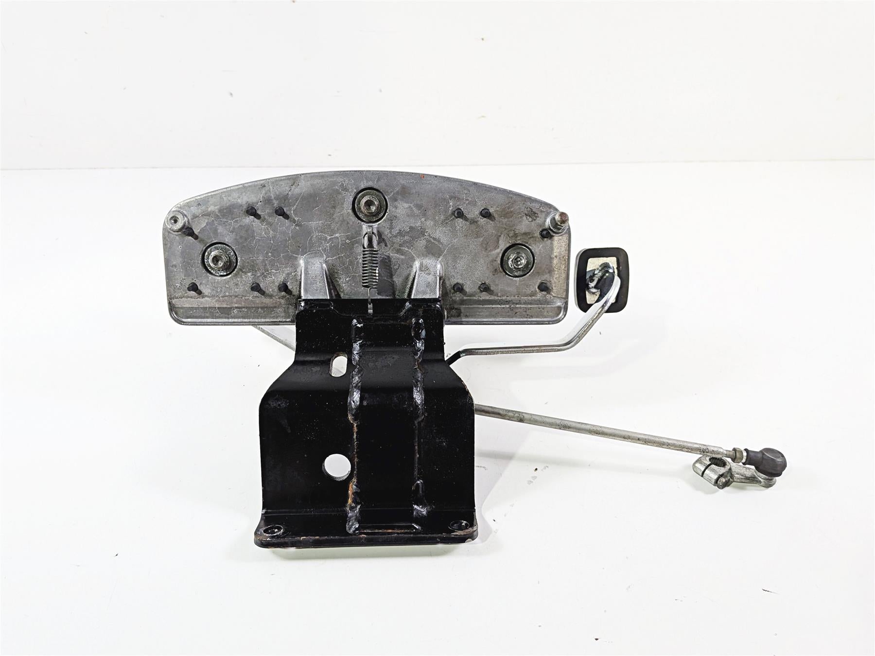 2006 Suzuki C90 VL1500T Boulevard Left Floor Board & Shifter Set 43520-10F00 {{ shop.shopifyCountryName }} - Mototech271
