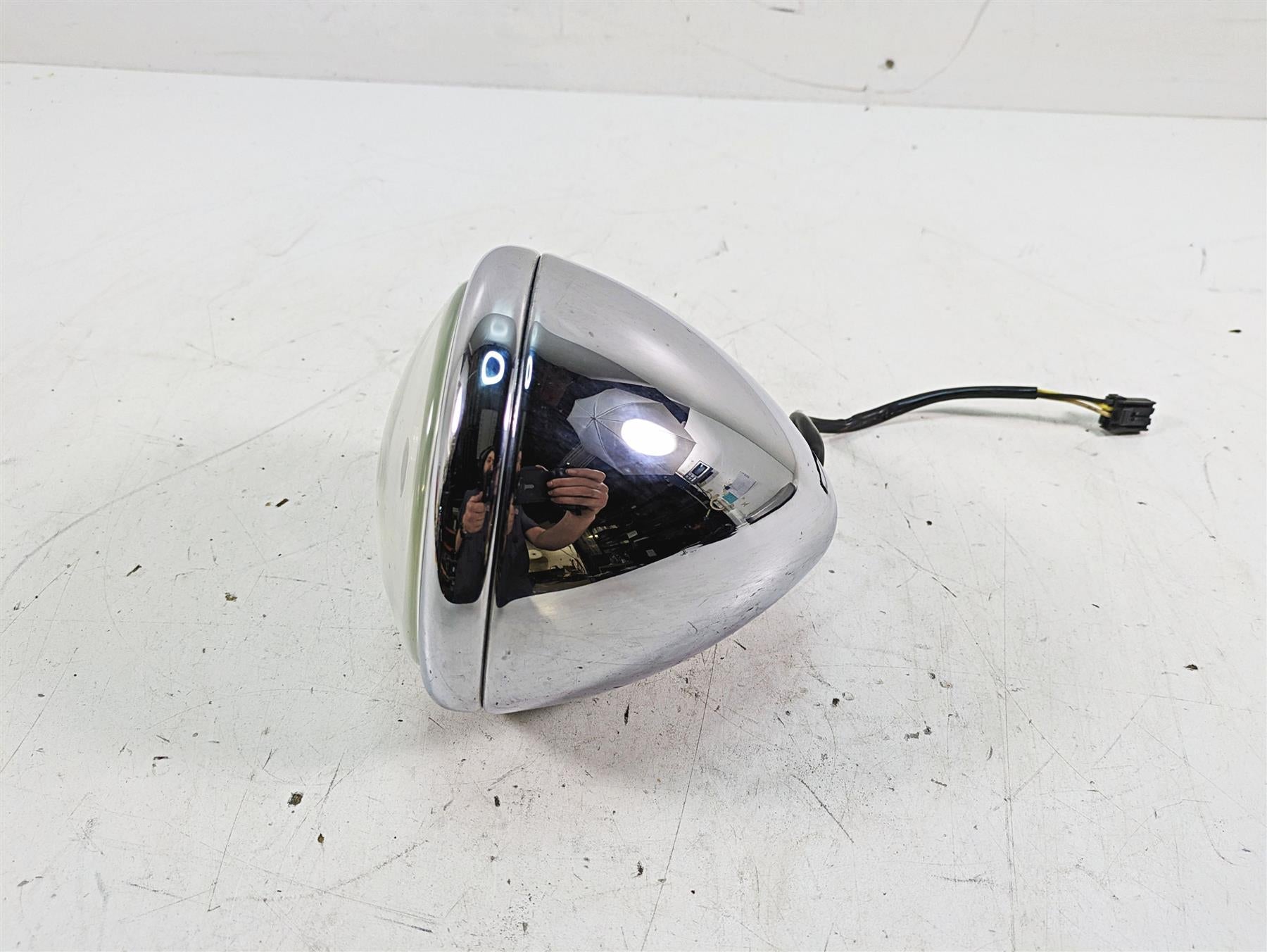2007 Harley Sportster XL1200 C Headlight Head Light & Mount 5-3/4" 69681-07B {{ shop.shopifyCountryName }} - Mototech271