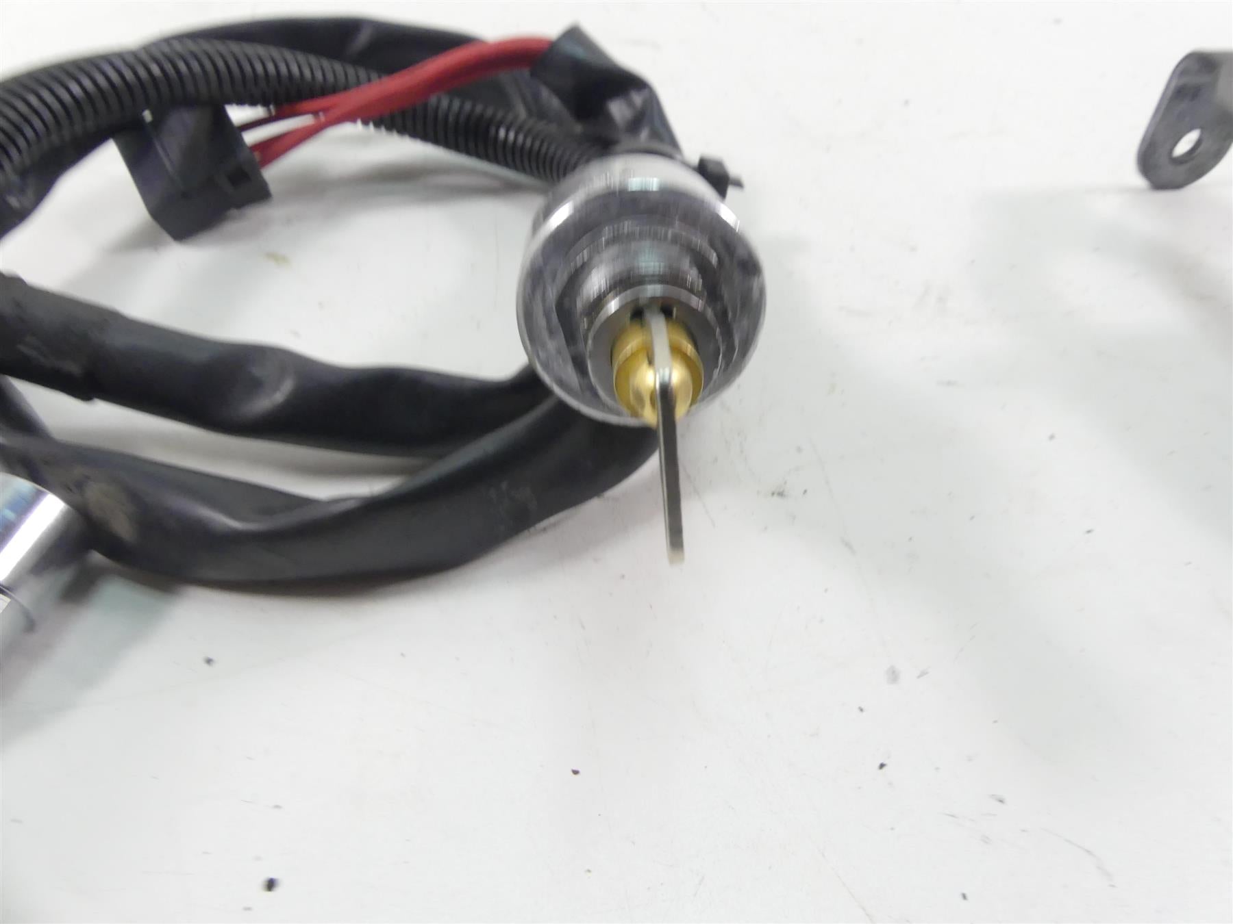 2008 Harley FXCWC Softail Rocker C Ignition Switch Steering Key Lock Set 71792-08 {{ shop.shopifyCountryName }} - Mototech271