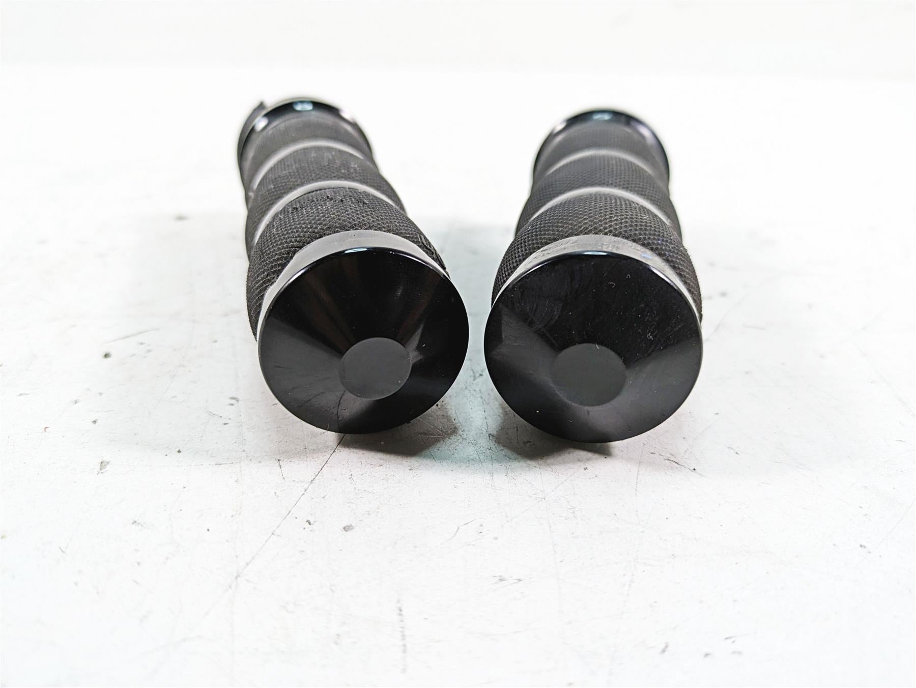 2013 Harley Touring FLHX Street Glide Avon Air Cushion Grip Set AIR-90-ANO-FLY {{ shop.shopifyCountryName }} - Mototech271