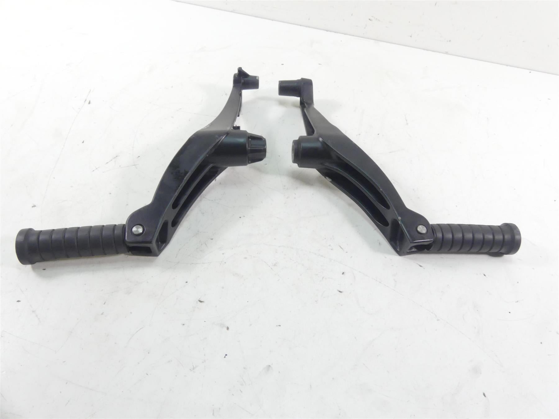 2012 Victory Cross Country Rear Passenger Footpeg Set - Read 5136384 5136385 {{ shop.shopifyCountryName }} - Mototech271