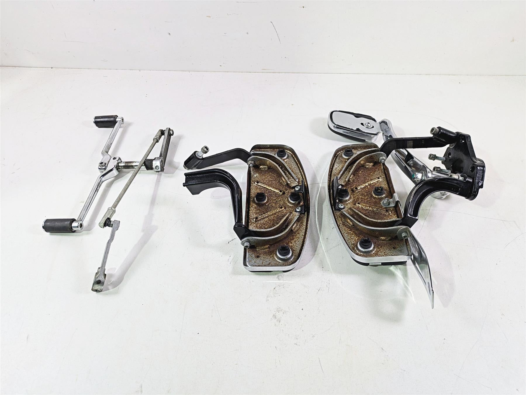 2015 Harley Touring FLHTKL Electra Glide Slipstream Floor Board Pedal & Shifter {{ shop.shopifyCountryName }} - Mototech271