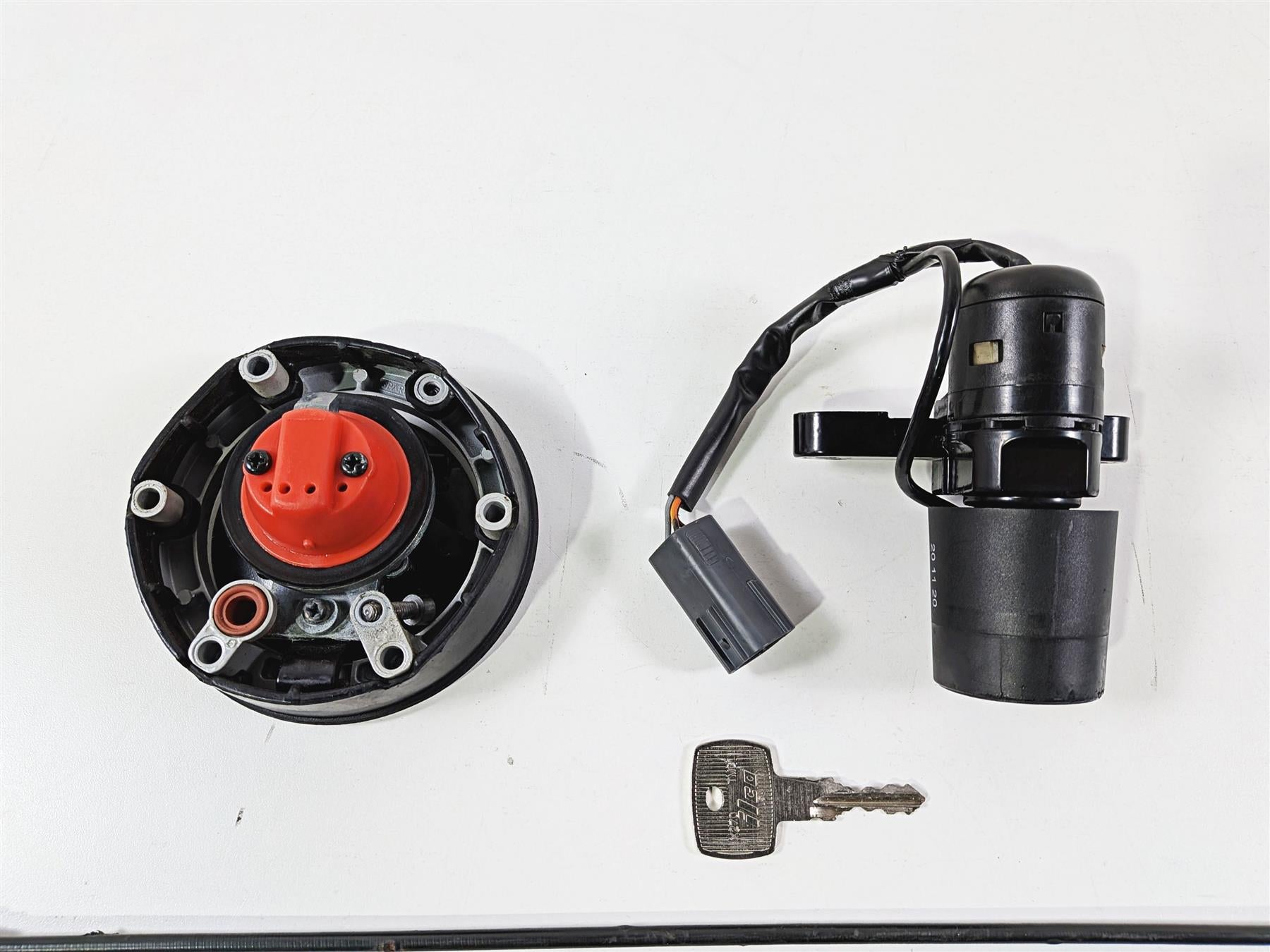 2022 Triumph Tiger 900 GT Pro Ignition SwitchKey Lock Set T2501977 {{ shop.shopifyCountryName }} - Mototech271