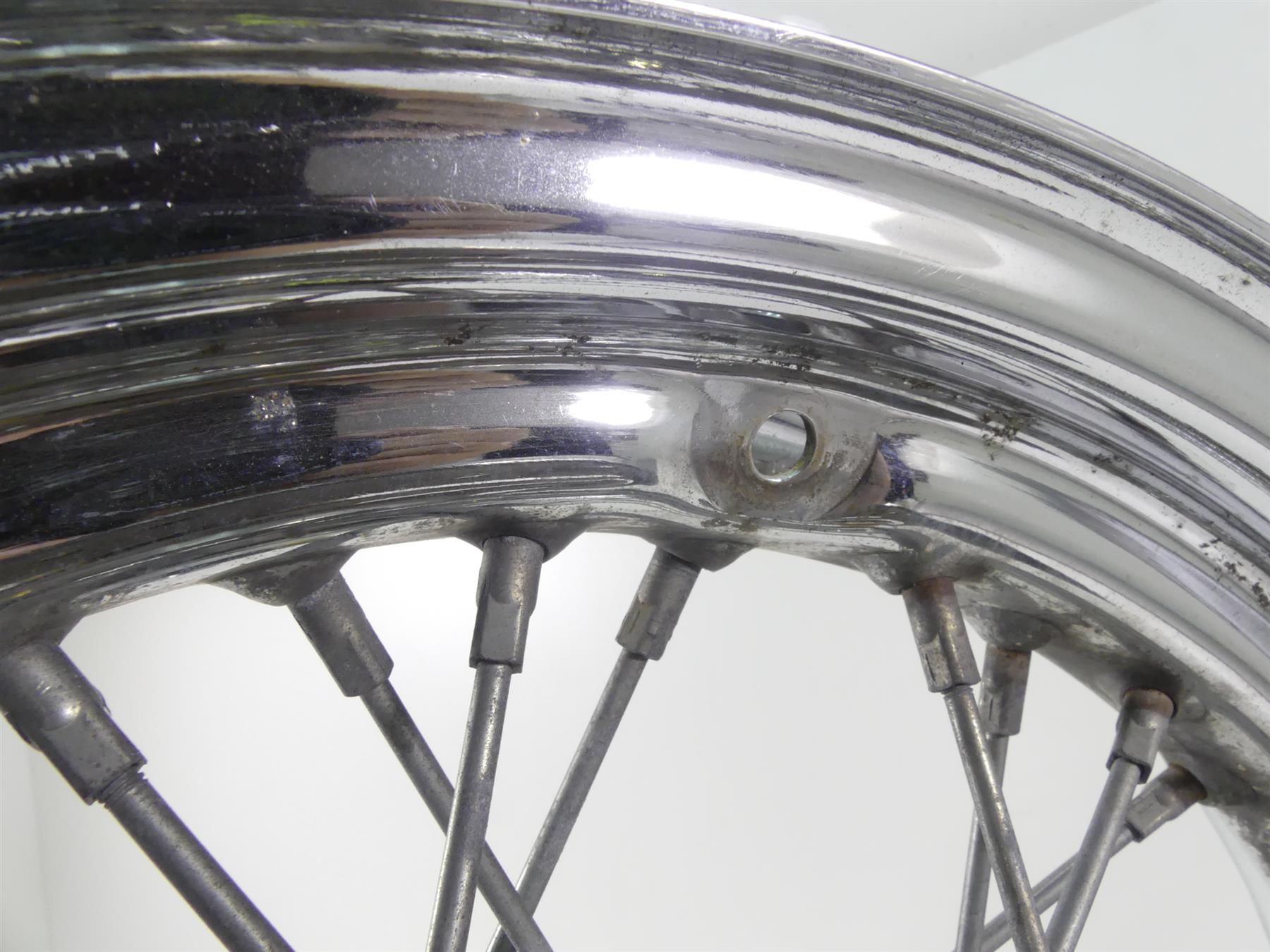 2005 Harley FXDWGI Dyna Wide Glide Rear Spoke Wheel Rim 16x3 - Read 40975-05A {{ shop.shopifyCountryName }} - Mototech271