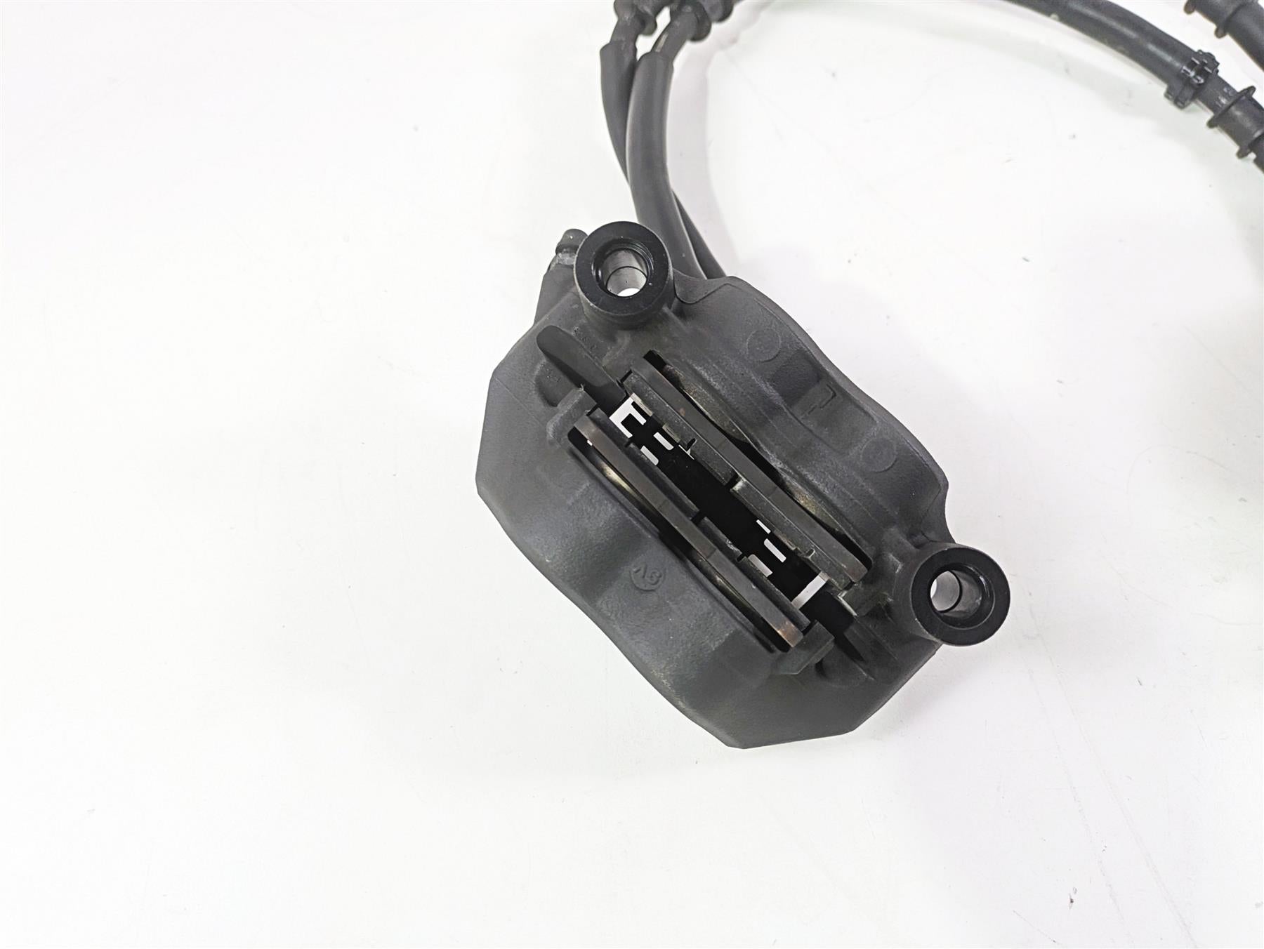 2020 Kawasaki ZX6R ZX636 Ninja Front Brake Caliper Set 108mm 43080-0111-DJ {{ shop.shopifyCountryName }} - Mototech271