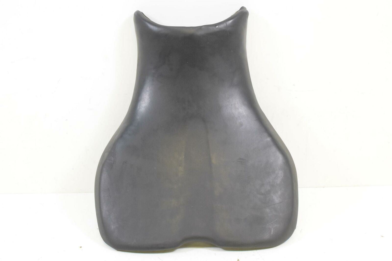 2009 Triumph Daytona 675 Front Rider Driver Seat Saddle T2306402 {{ shop.shopifyCountryName }} - Mototech271