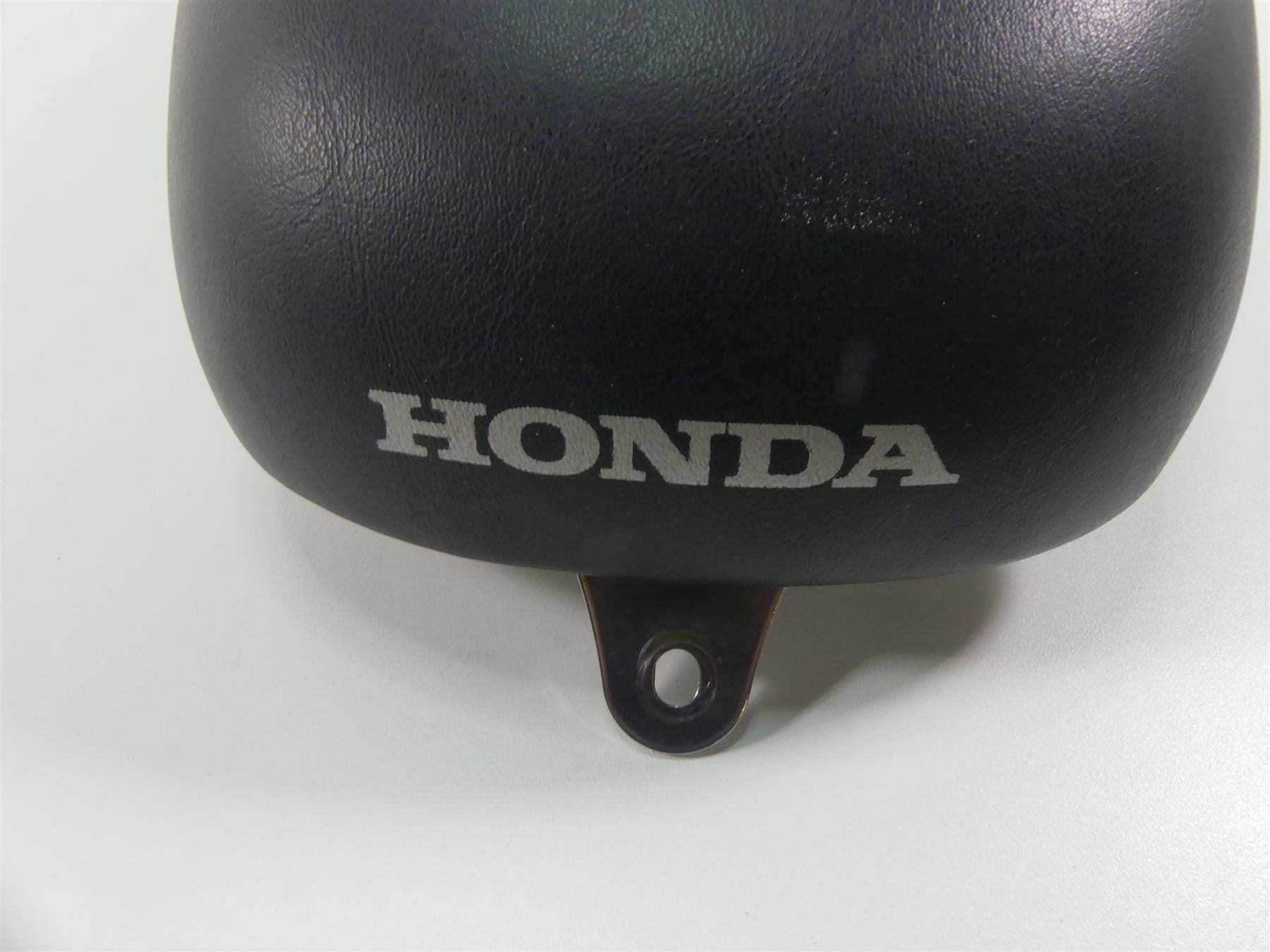 2007 Honda VT1100 C2 Shadow Nice Rider Driver Dual Seat Saddle 77200-MCK-A30 {{ shop.shopifyCountryName }} - Mototech271