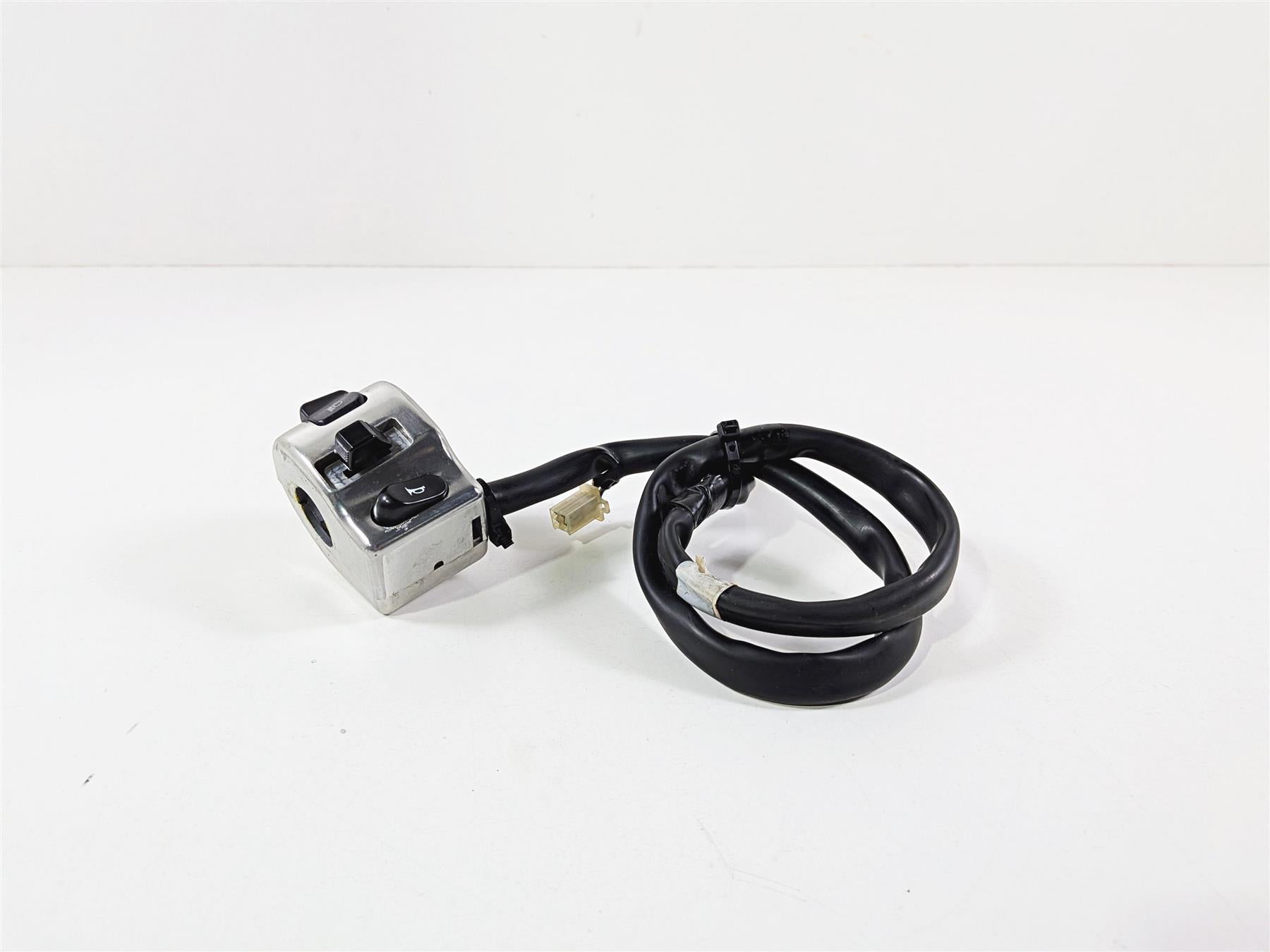 2006 Yamaha XVZ1300 Royal Star Left Hand Light Control Switch 1D6-83973-00-00 {{ shop.shopifyCountryName }} - Mototech271
