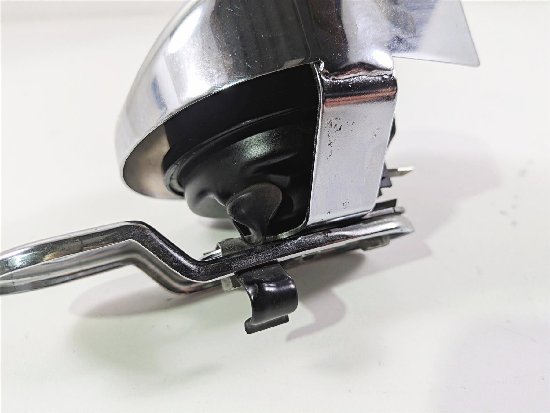 2014 Harley FXDF Dyna Fat Bob Horn & Chrome Cover 61300478A {{ shop.shopifyCountryName }} - Mototech271