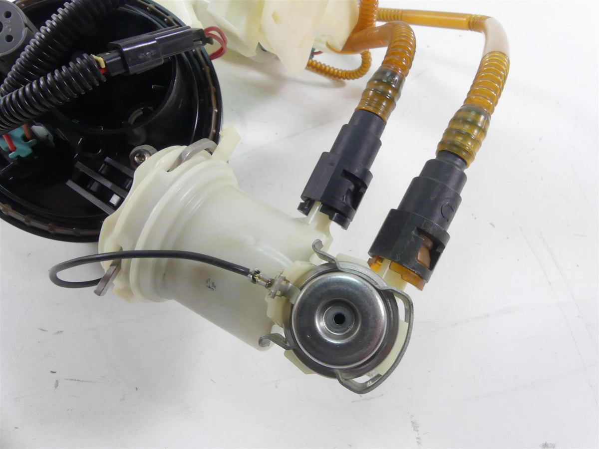 2012 Harley Touring FLHX Street Glide Fuel Gas Petrol Pump -Tested 75069-08 {{ shop.shopifyCountryName }} - Mototech271