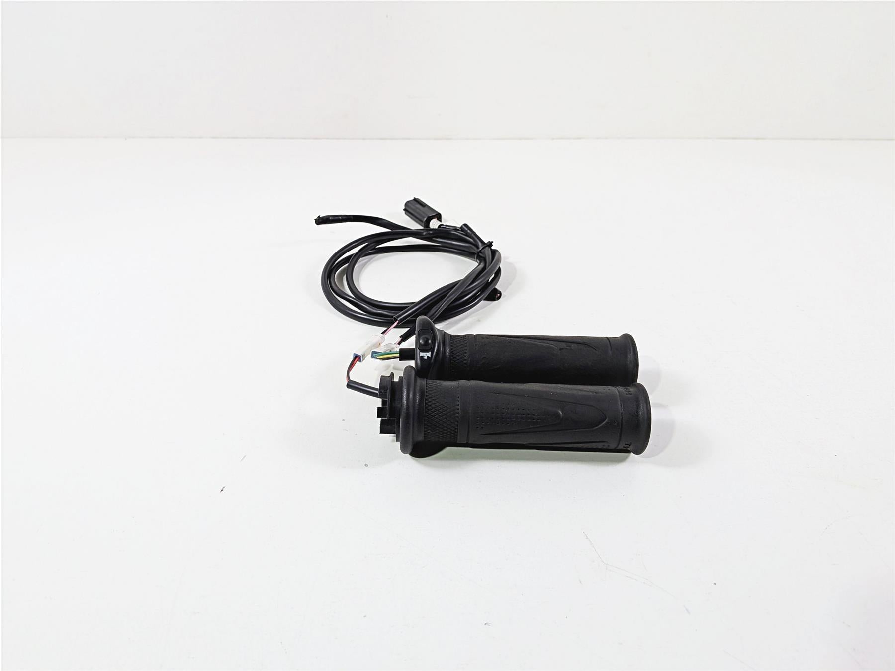 2022 Triumph Tiger 900 GT Pro Left Right Heated Hand Grip Heater Set T2042078 {{ shop.shopifyCountryName }} - Mototech271