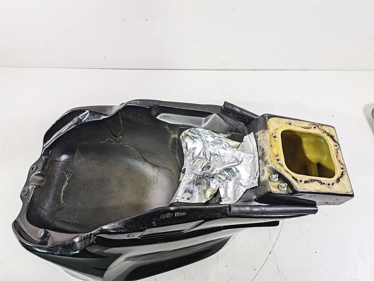 2008 Aprilia RSVR 1000 Factory Fuel Gas Petrol Tank Reservoir -Read AP8184677 {{ shop.shopifyCountryName }} - Mototech271
