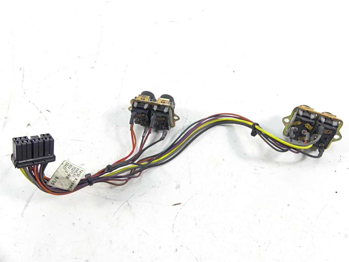 2006 Harley Touring FLHTCU SE E-Glide Auxiliary Spot Spkr Switches Set 70271-98 {{ shop.shopifyCountryName }} - Mototech271