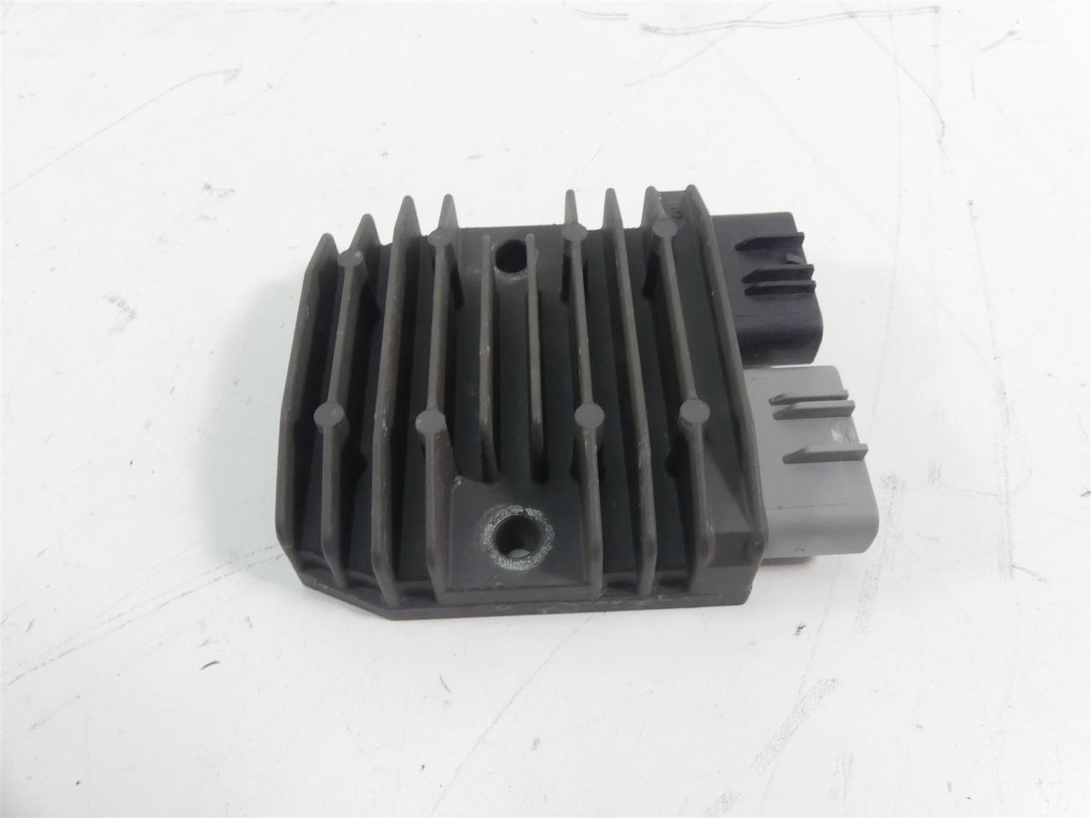 2007 Yamaha FZ1 Fazer Rectifier Voltage Regulator FH012AA 1D7-81960-01-00 {{ shop.shopifyCountryName }} - Mototech271