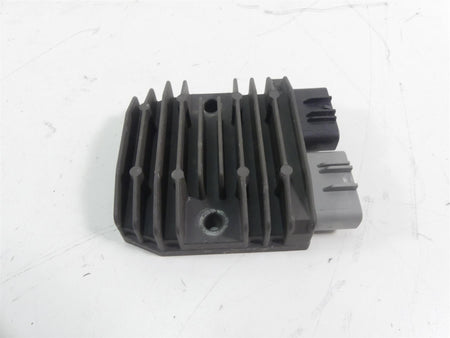 2007 Yamaha FZ1 Fazer Rectifier Voltage Regulator FH012AA 1D7-81960-01-00 {{ shop.shopifyCountryName }} - Mototech271