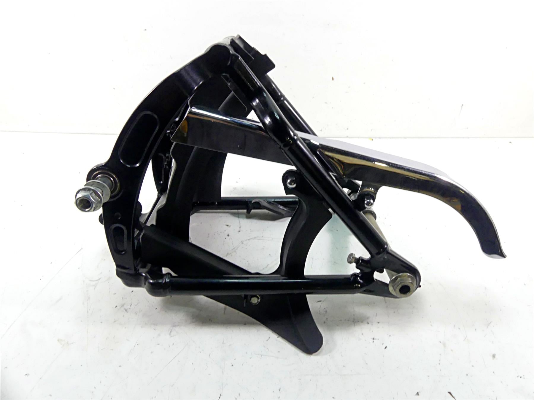2011 Harley Softail FLSTF Fat Boy Rear Swing Arm Swing Arm & Axle 47573-11BHP {{ shop.shopifyCountryName }} - Mototech271