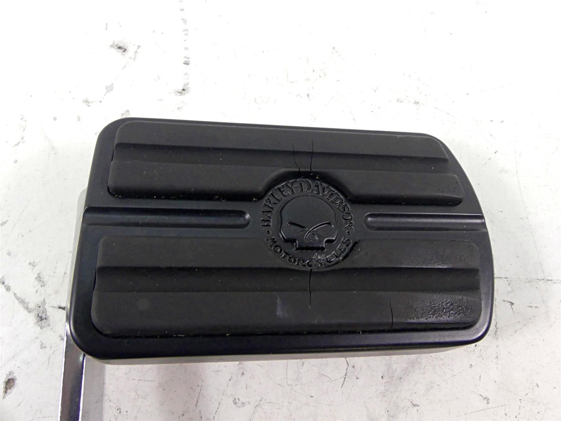 2002 Harley Touring FLHTC Electra Glide Rear Brake Pedal Lever 42407-02 {{ shop.shopifyCountryName }} - Mototech271