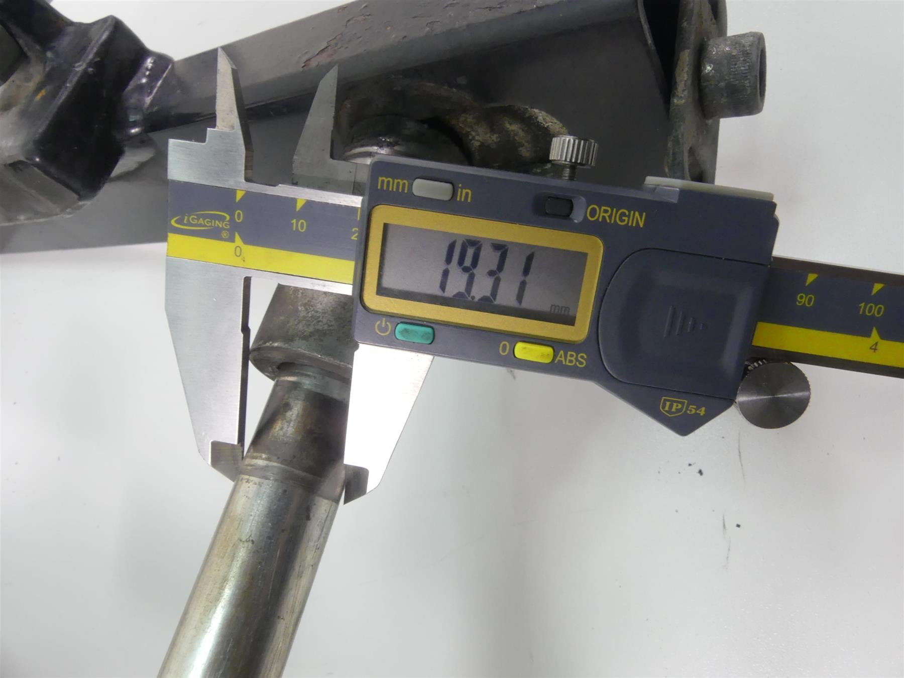 1999 Harley Dyna FXDS Convertible Rear Swingarm Swing Arm + 3/4" Axle 47820-90A {{ shop.shopifyCountryName }} - Mototech271